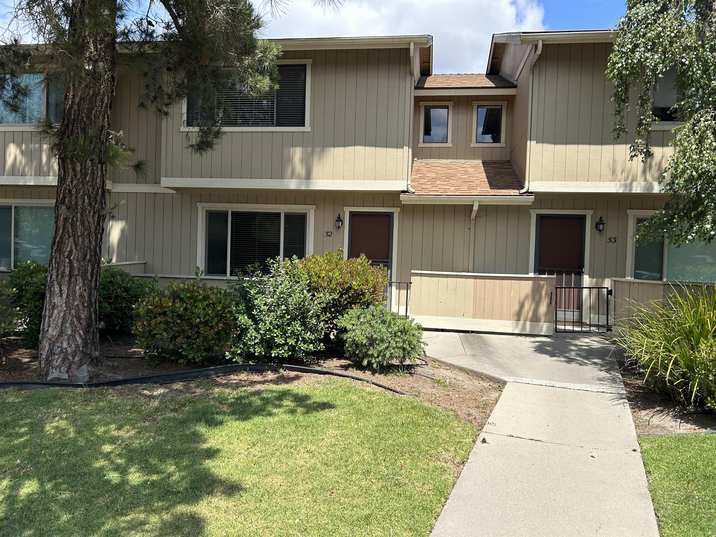 2250 King Court