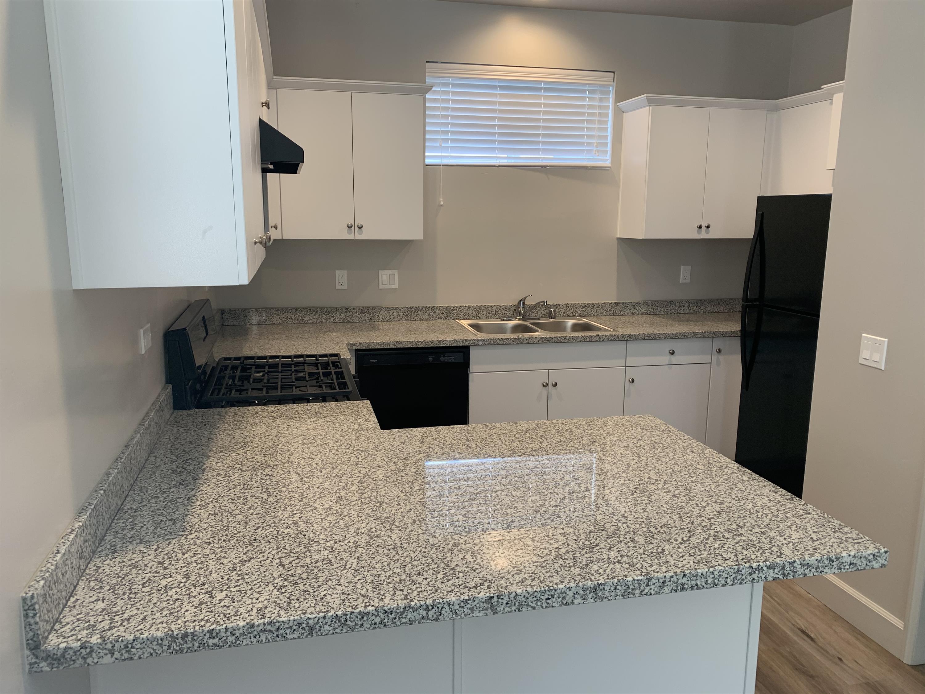 3220 Broad Street, #111